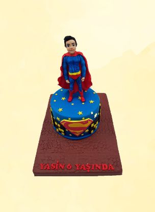 Süpermen Temalı Doğum Günü Pastası